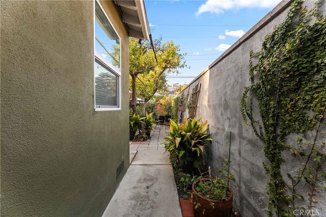 1717 E Chevy Chase, Glendale, CA 91206