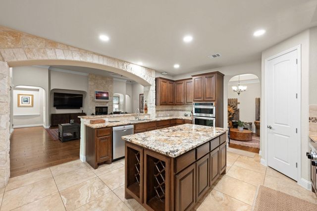 710 Hawthorne LOOP, Driftwood, TX 78619