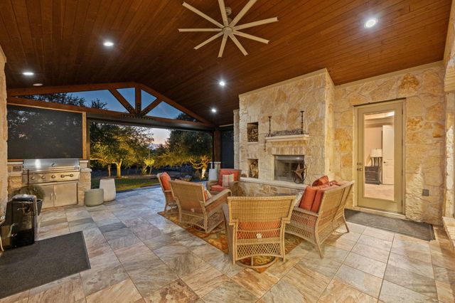 710 Hawthorne LOOP, Driftwood, TX 78619