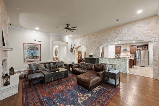 710 Hawthorne LOOP, Driftwood, TX 78619