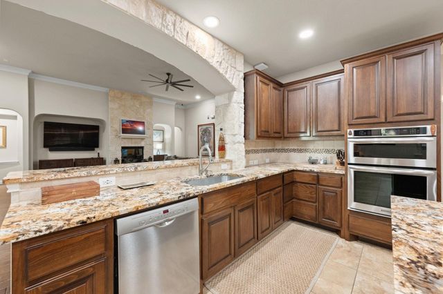 710 Hawthorne LOOP, Driftwood, TX 78619