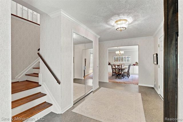 5505 Old Carriage Lane, West Bloomfield, MI 48322