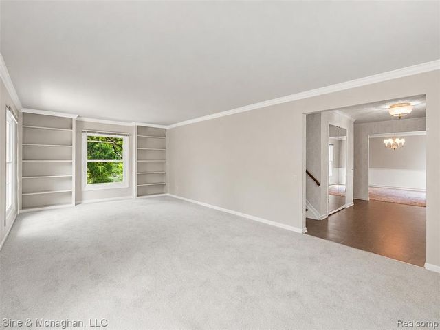 5505 Old Carriage Lane, West Bloomfield, MI 48322