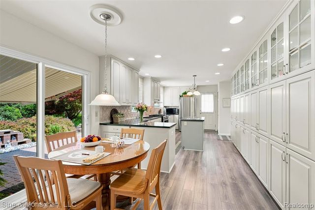 5505 Old Carriage Lane, West Bloomfield, MI 48322
