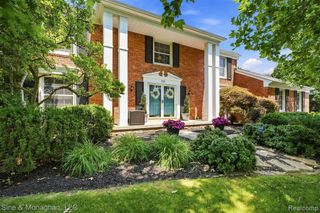5505 Old Carriage Lane, West Bloomfield, MI 48322