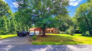 4885 Maggie Drive, Hickory, NC 28602
