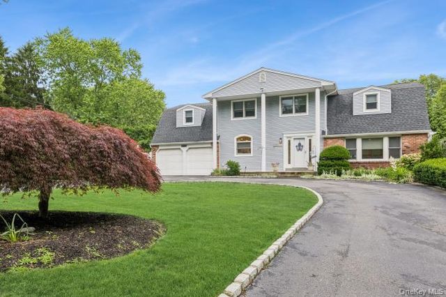 21 Fairoaks Lane, Smithtown, NY 11787