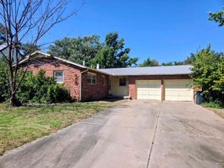 6114 Edinburg St., Bel Aire, KS 67220