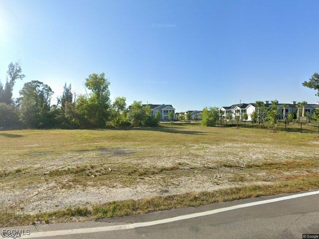 2824 Ceitus PKWY, Cape Coral, FL 33991