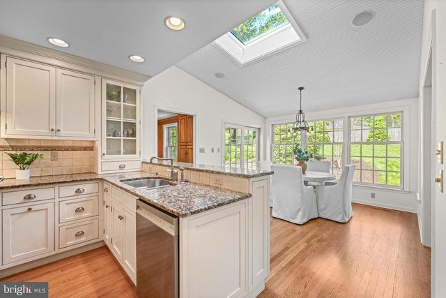 977 IVYCROFT RD, Wayne, PA 19087