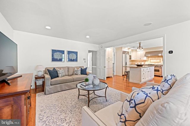 977 IVYCROFT RD, Wayne, PA 19087