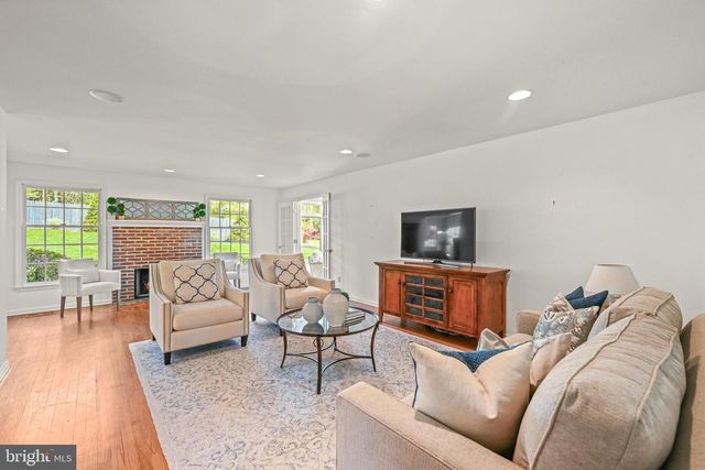 977 IVYCROFT RD, Wayne, PA 19087