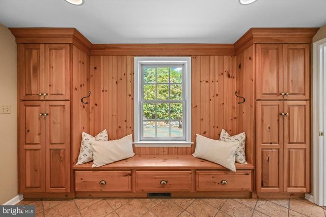 977 IVYCROFT RD, Wayne, PA 19087