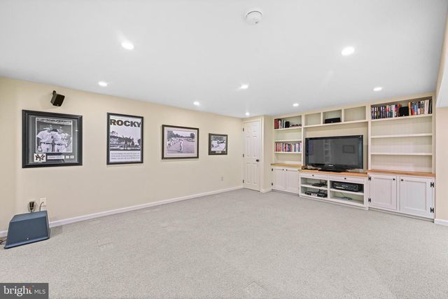 977 IVYCROFT RD, Wayne, PA 19087