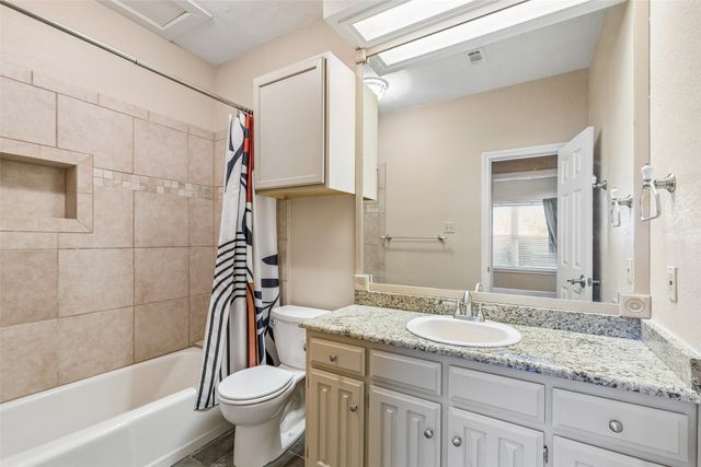 6512 Shorewood Drive, Arlington, TX 76016