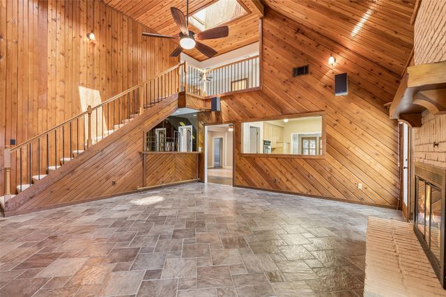 6512 Shorewood Drive, Arlington, TX 76016