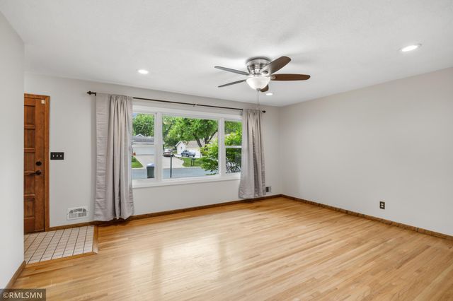 10157 Irwin Road, Bloomington, MN 55437