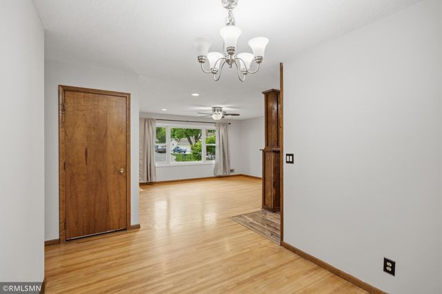 10157 Irwin Road, Bloomington, MN 55437