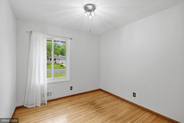 10157 Irwin Road, Bloomington, MN 55437