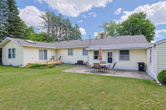 4811 Edgewood Court, Clare, MI 48617