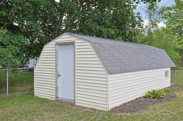 4811 Edgewood Court, Clare, MI 48617
