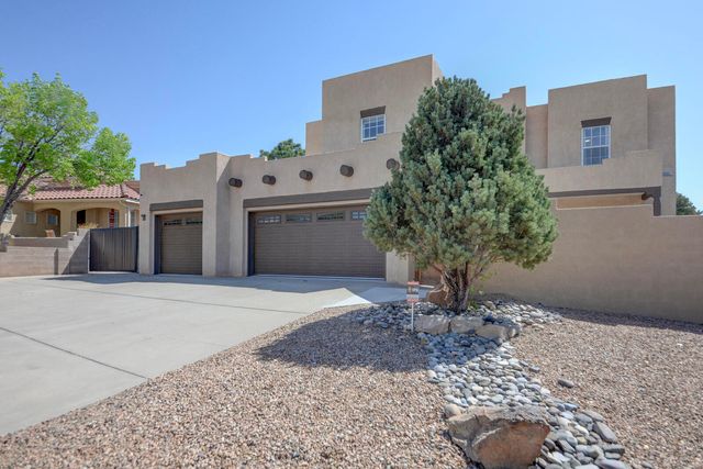 8402 Rancho Ventoso Court NW, Albuquerque, NM 87120
