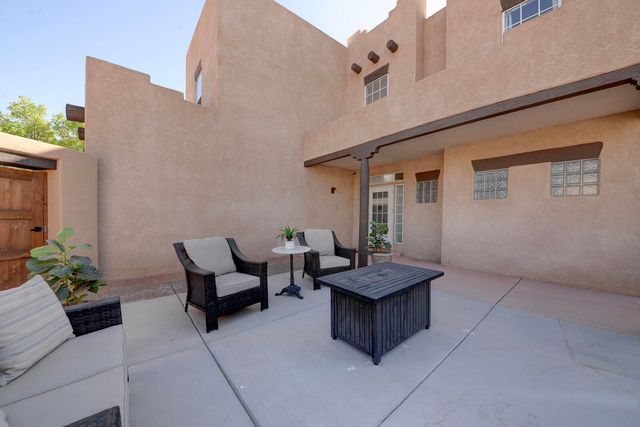 8402 Rancho Ventoso Court NW, Albuquerque, NM 87120