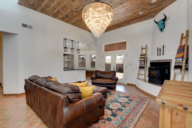 8402 Rancho Ventoso Court NW, Albuquerque, NM 87120