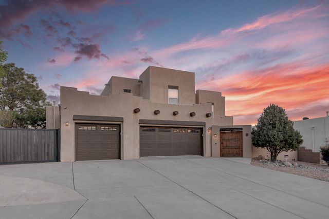 8402 Rancho Ventoso Court NW, Albuquerque, NM 87120