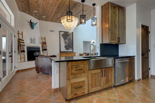 8402 Rancho Ventoso Court NW, Albuquerque, NM 87120