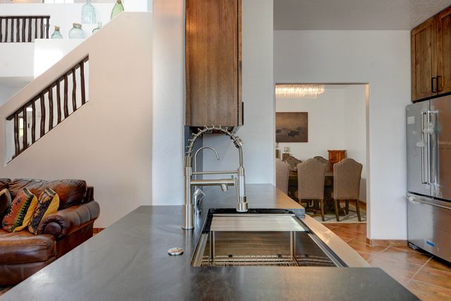 8402 Rancho Ventoso Court NW, Albuquerque, NM 87120