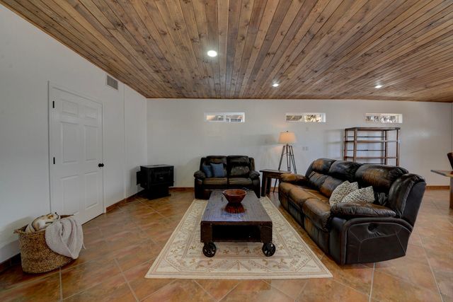 8402 Rancho Ventoso Court NW, Albuquerque, NM 87120