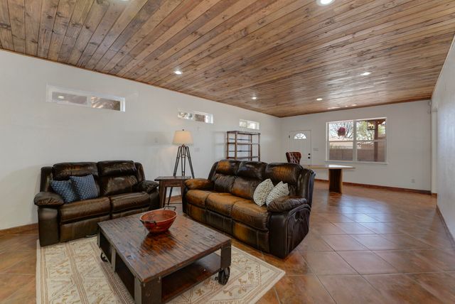 8402 Rancho Ventoso Court NW, Albuquerque, NM 87120