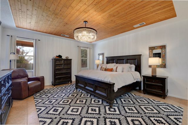 8402 Rancho Ventoso Court NW, Albuquerque, NM 87120