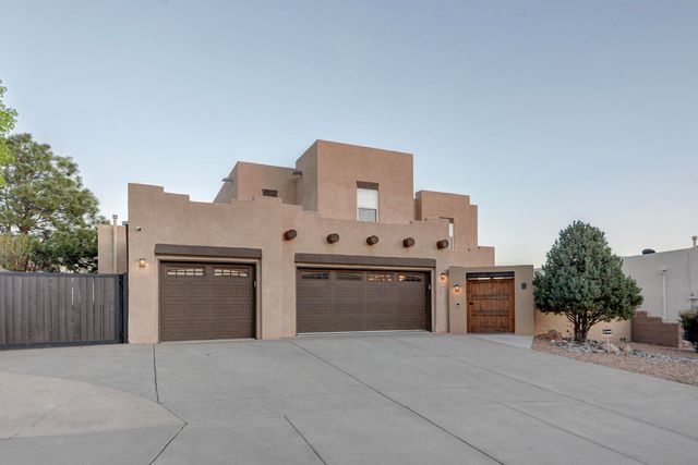 8402 Rancho Ventoso Court NW, Albuquerque, NM 87120