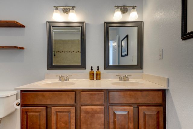 8402 Rancho Ventoso Court NW, Albuquerque, NM 87120