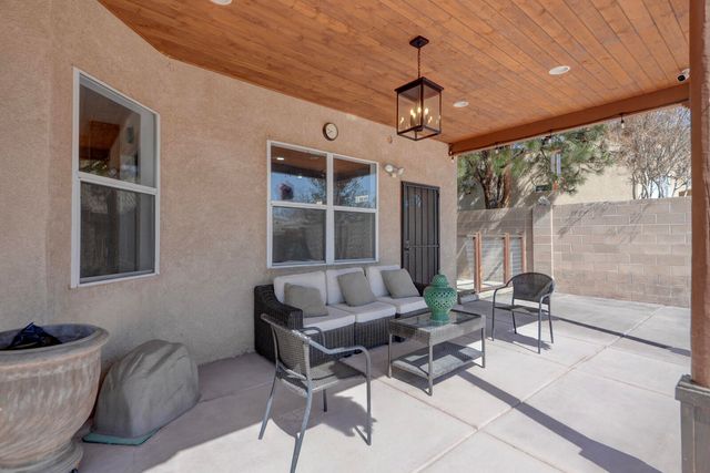 8402 Rancho Ventoso Court NW, Albuquerque, NM 87120