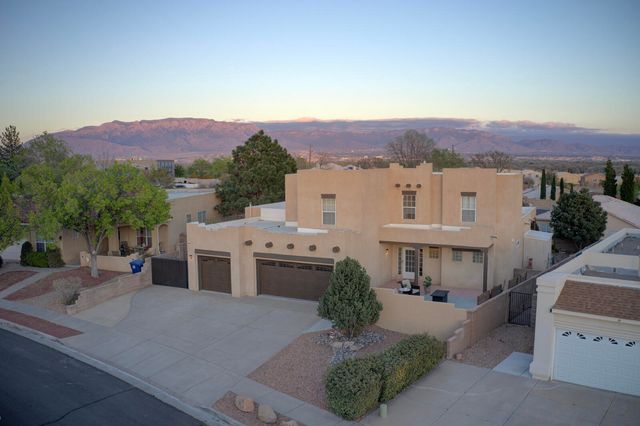 8402 Rancho Ventoso Court NW, Albuquerque, NM 87120