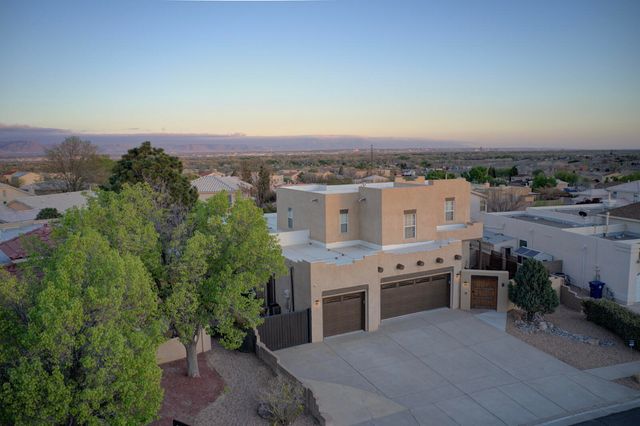 8402 Rancho Ventoso Court NW, Albuquerque, NM 87120