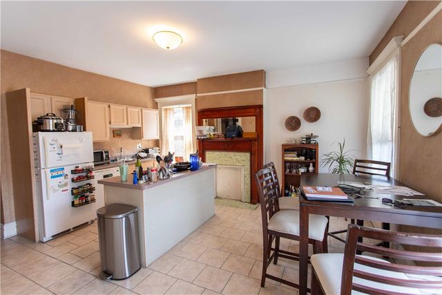 425 S Aiken Ave, Friendship Park, PA 15232