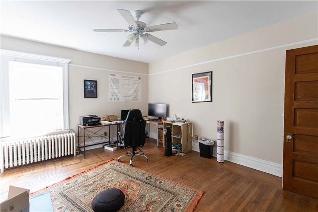 425 S Aiken Ave, Friendship Park, PA 15232