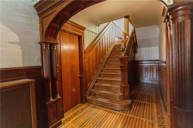 425 S Aiken Ave, Friendship Park, PA 15232