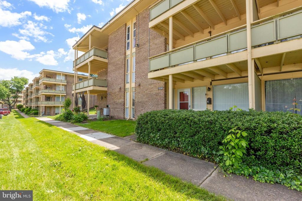 Image 2 of property listing at 7209 DONNELL PL #AA-7, District Heights, MD 20747