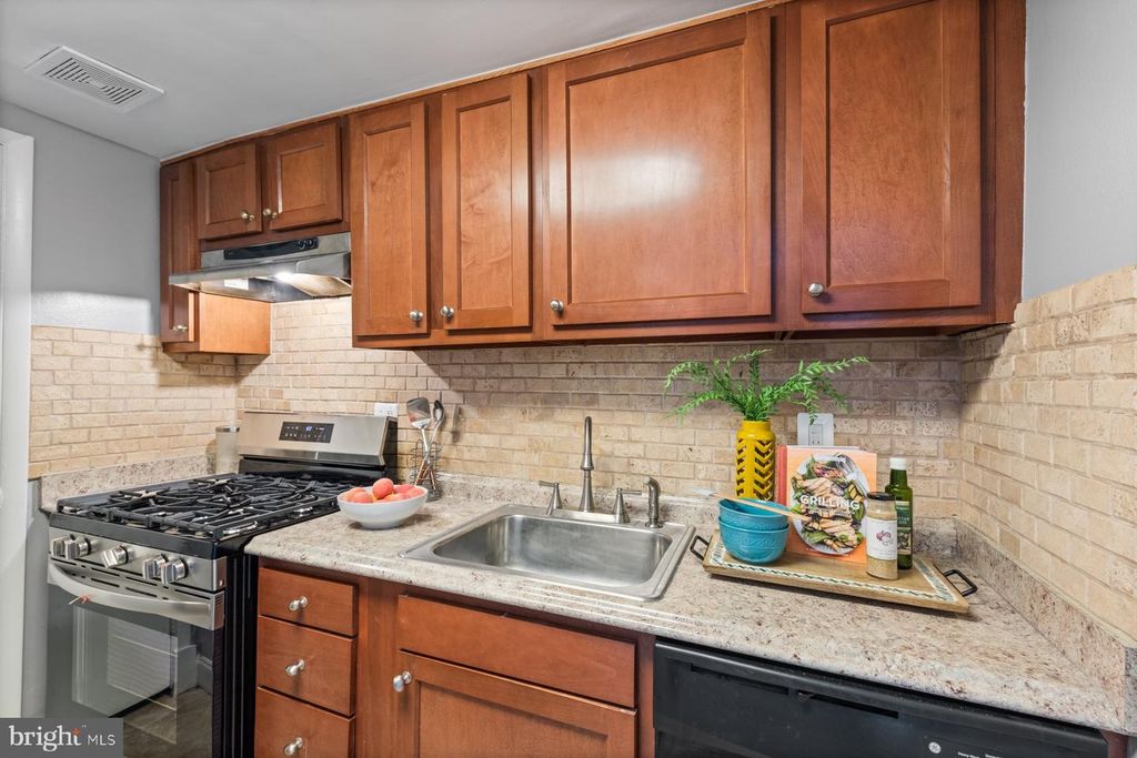 Image 20 of property listing at 7209 DONNELL PL #AA-7, District Heights, MD 20747