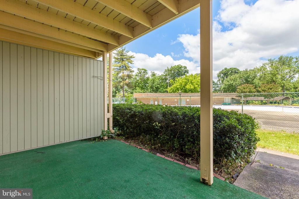 Image 4 of property listing at 7209 DONNELL PL #AA-7, District Heights, MD 20747