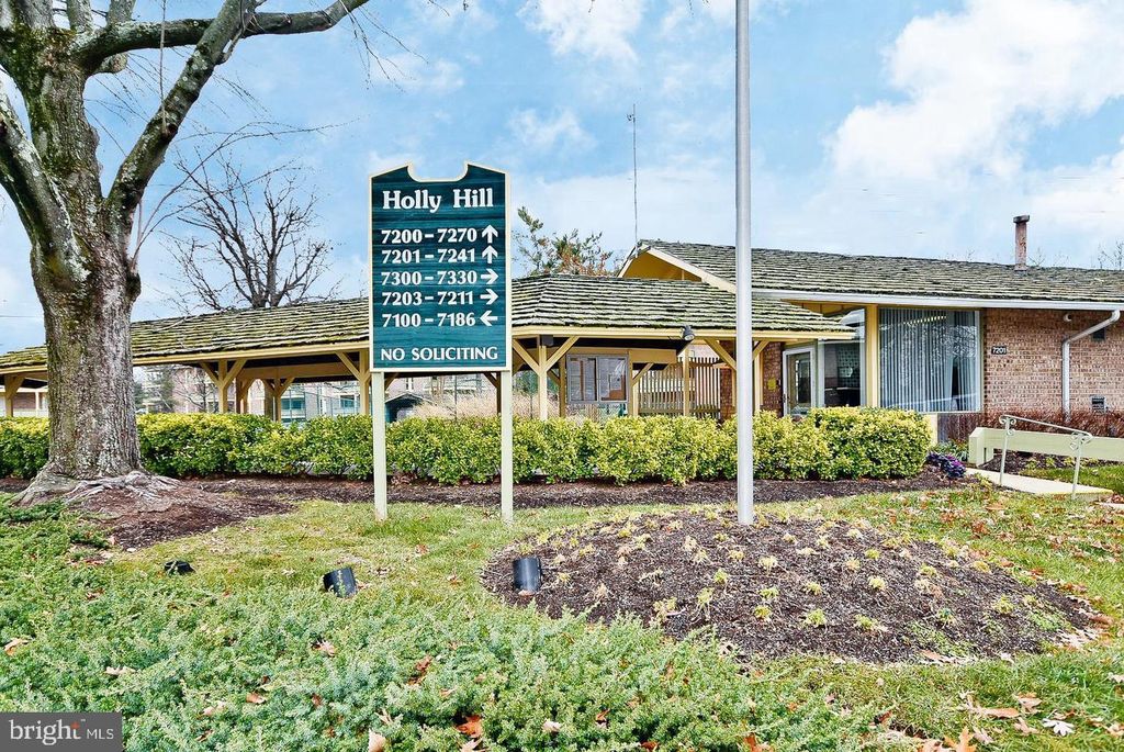 Image 8 of property listing at 7209 DONNELL PL #AA-7, District Heights, MD 20747