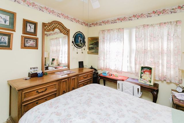 21134 Saticoy, Canoga Park, CA 91304