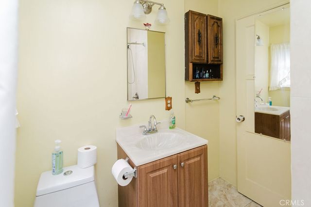 21134 Saticoy, Canoga Park, CA 91304