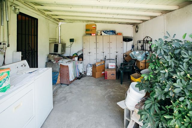 21134 Saticoy, Canoga Park, CA 91304