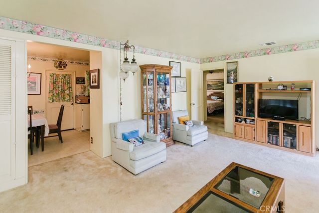 21134 Saticoy, Canoga Park, CA 91304
